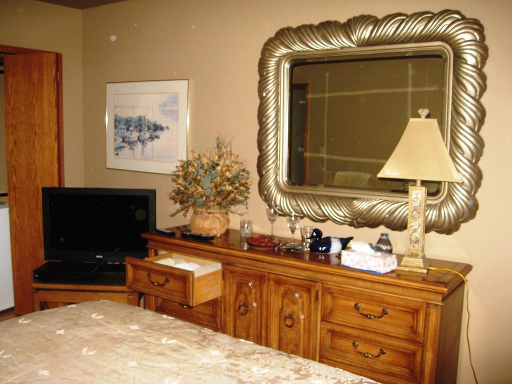 Mcdougall Lane Bed & Breakfast ドラムへラー エクステリア 写真