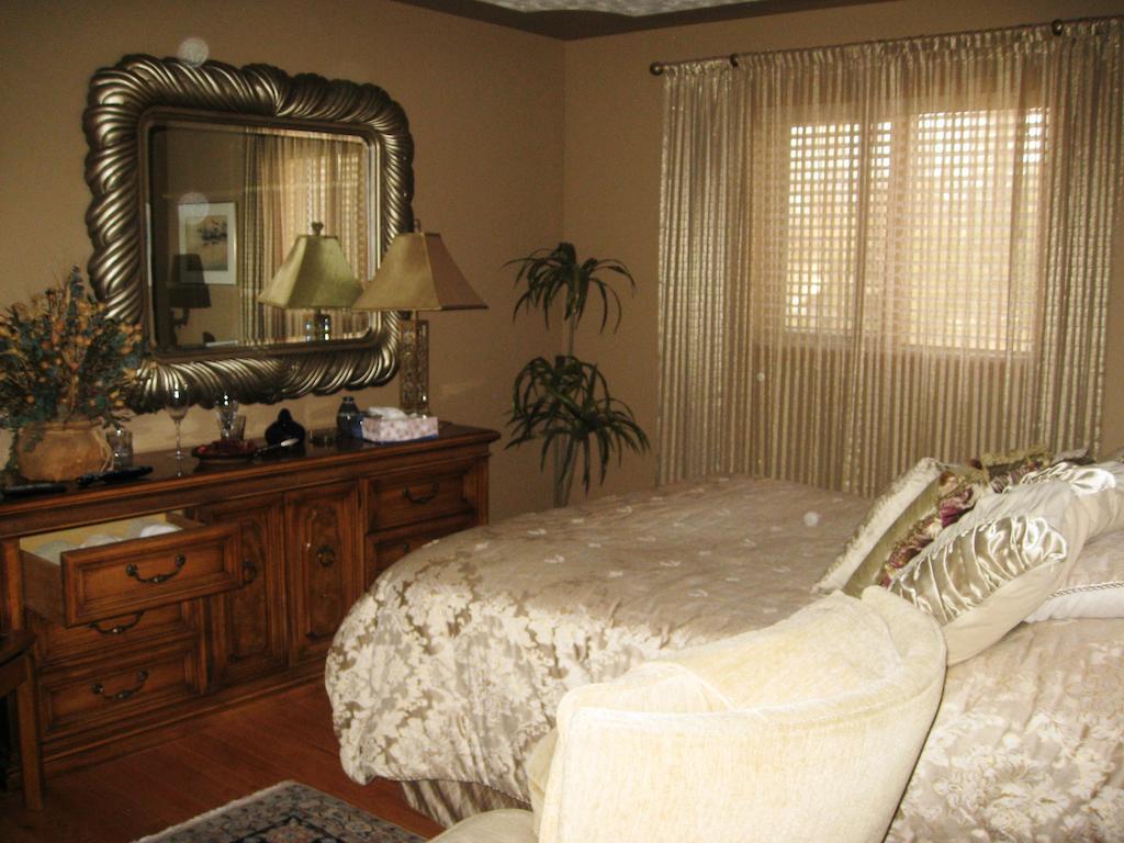 Mcdougall Lane Bed & Breakfast ドラムへラー エクステリア 写真